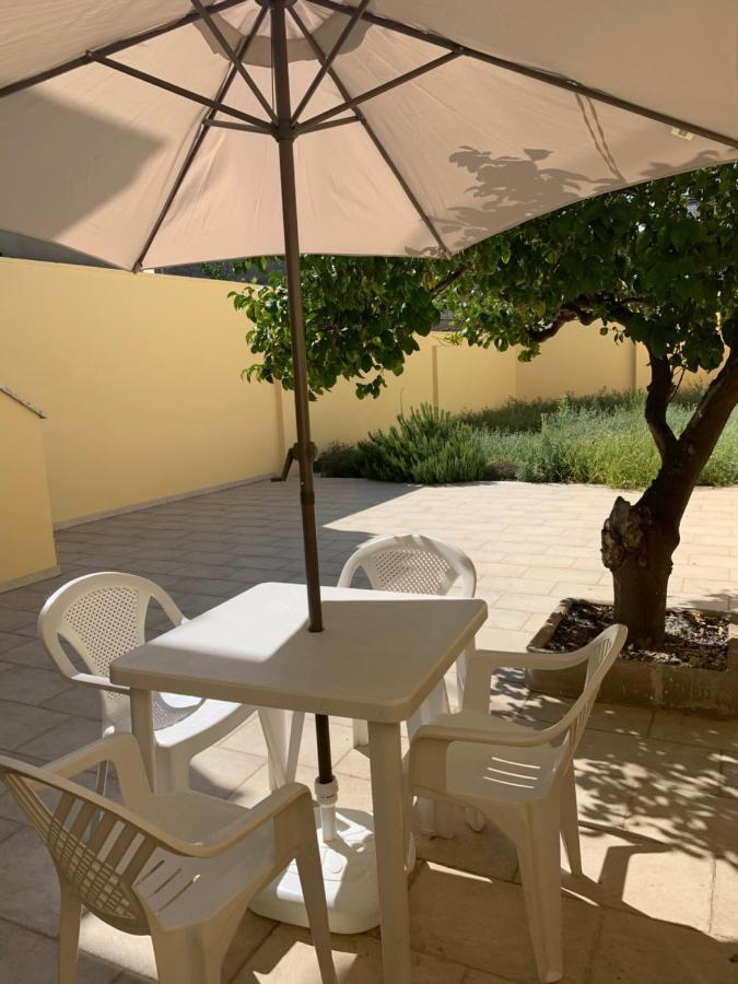 Toto House Apartment Mesagne Bagian luar foto